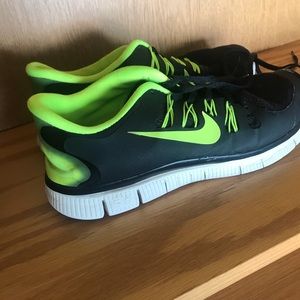 Men’s Nike free sneakers